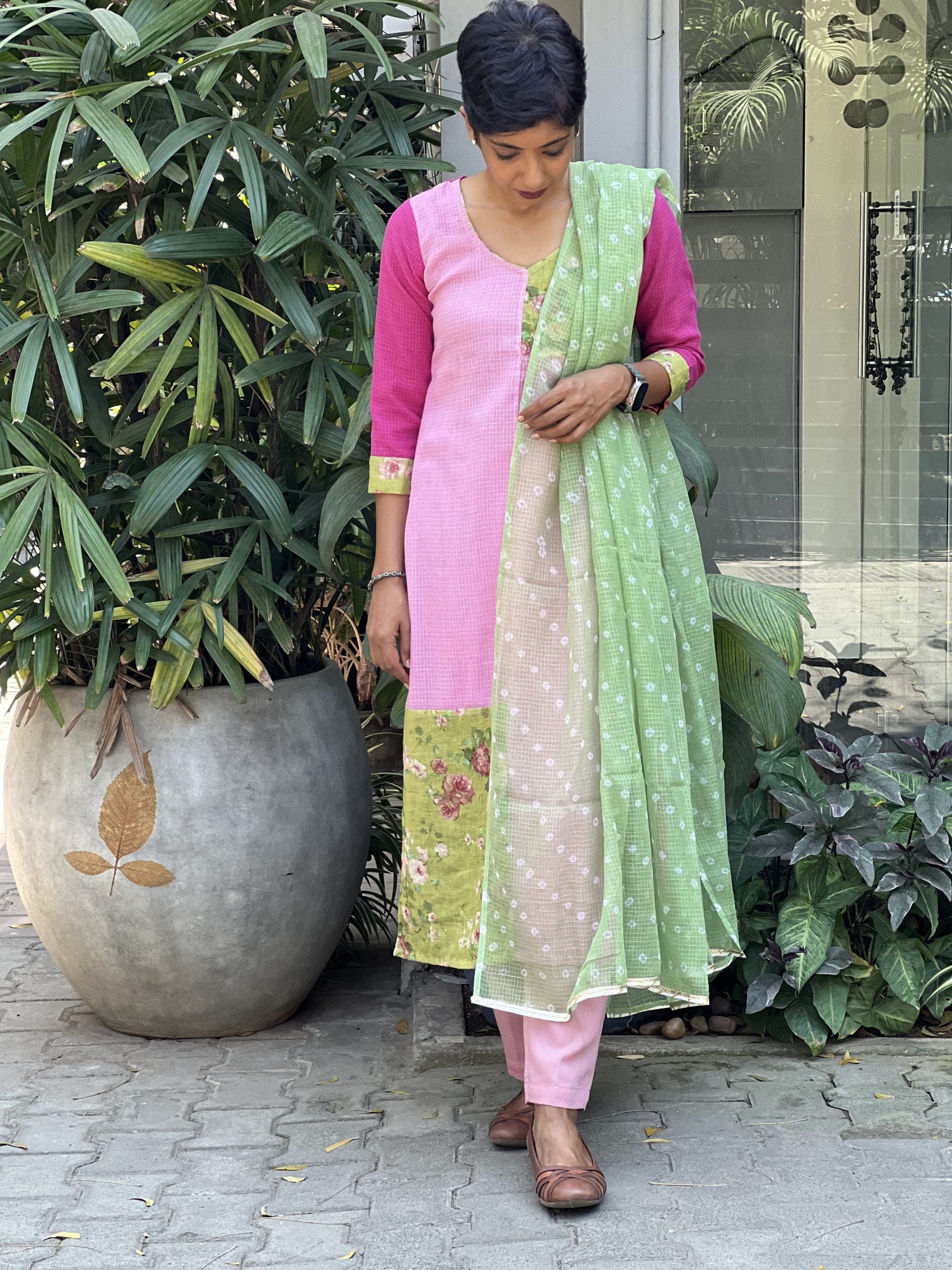 Grassy-Meadows-Dupatta-2.jpg