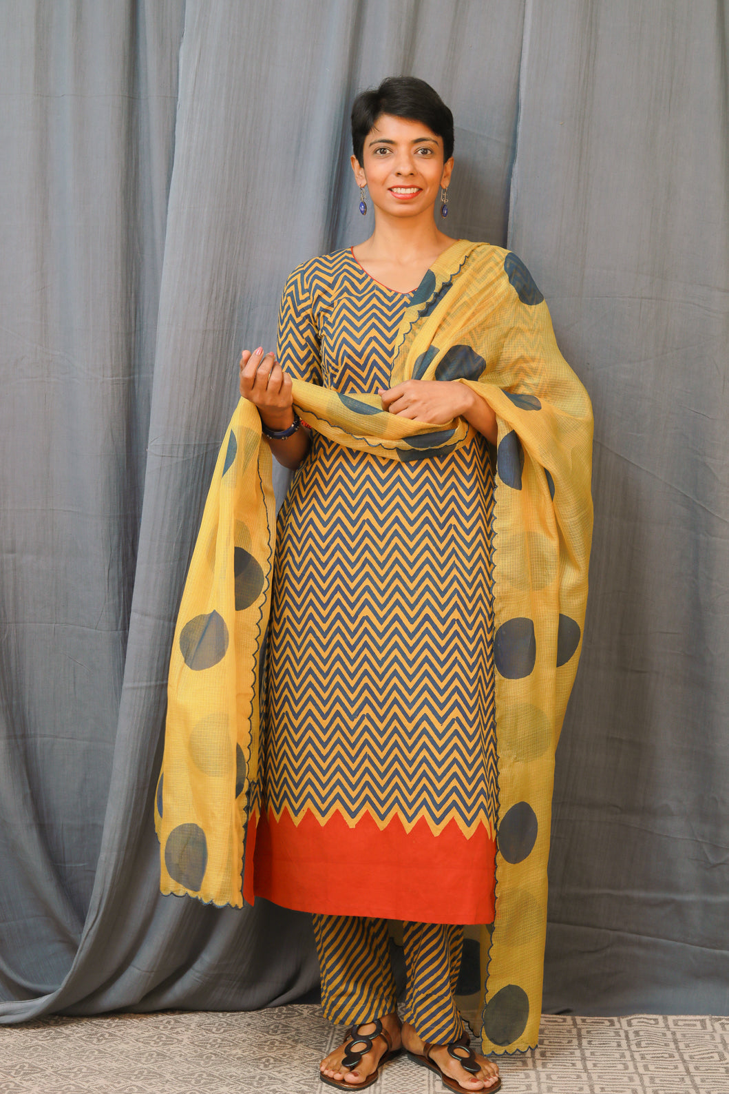 Polka dupatta