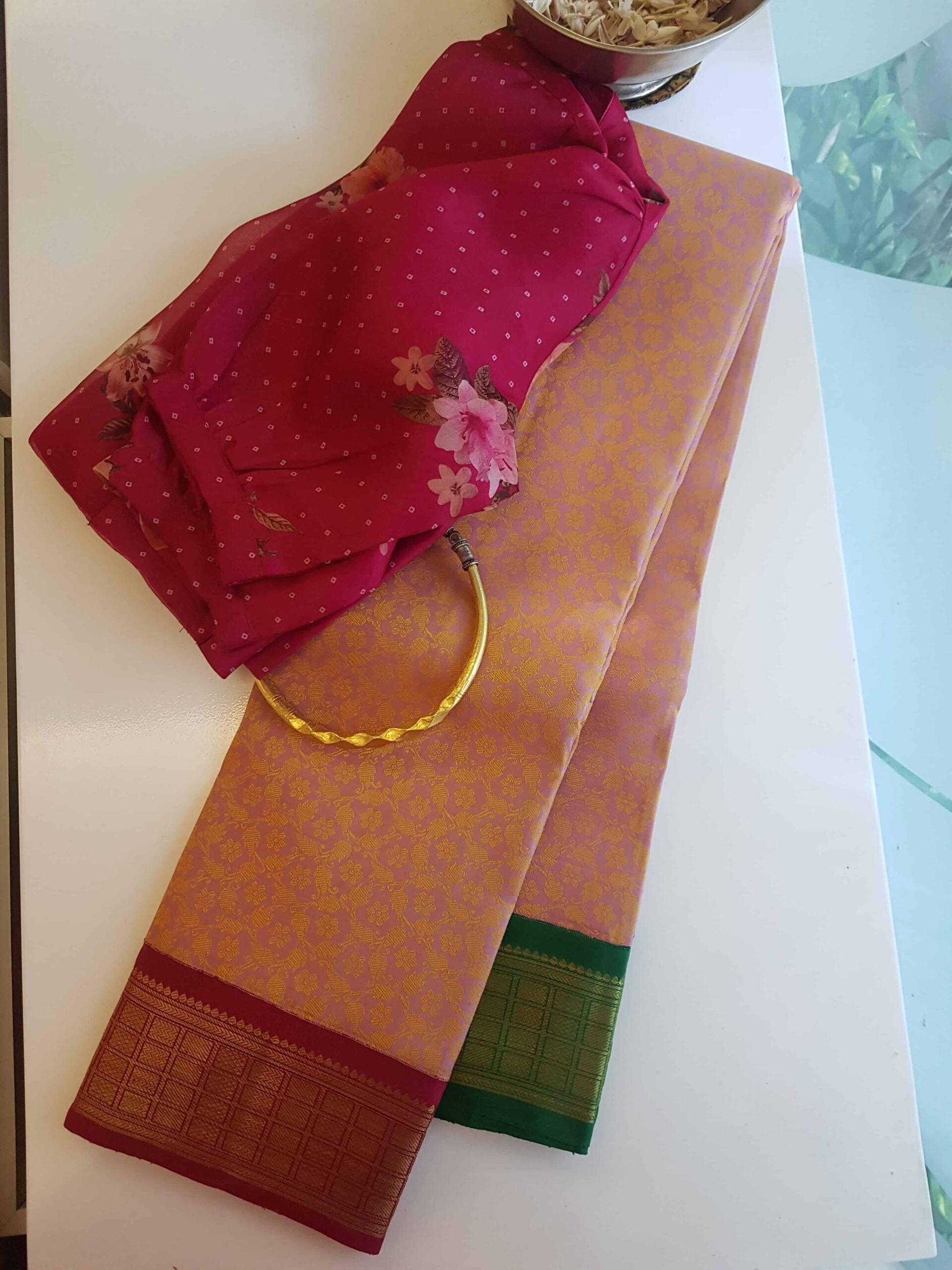 Dusty-pink-Kanchipuram-silk-saree-with-floral-design-rotated-2.jpg