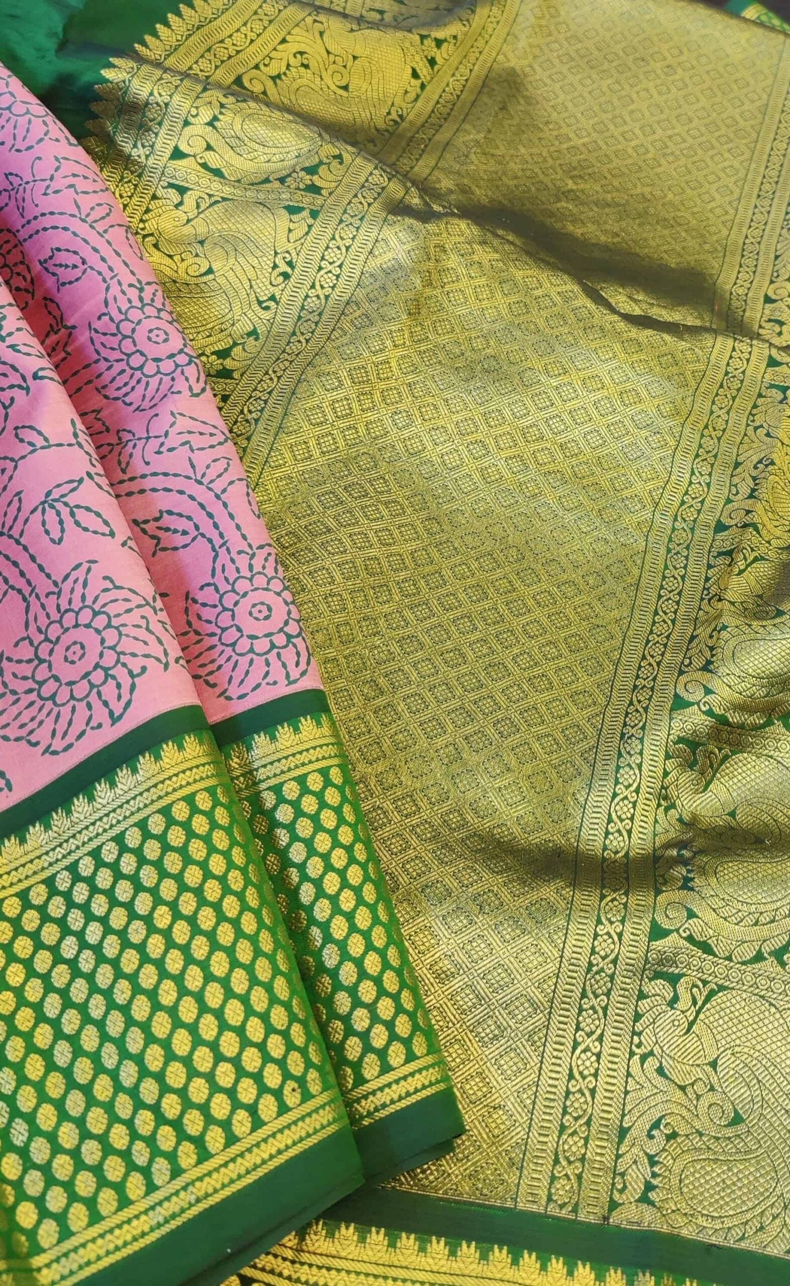 Dusty-pink-and-green-handwoven-Kanchipuram-silk-saree-with-block-print-2.jpg