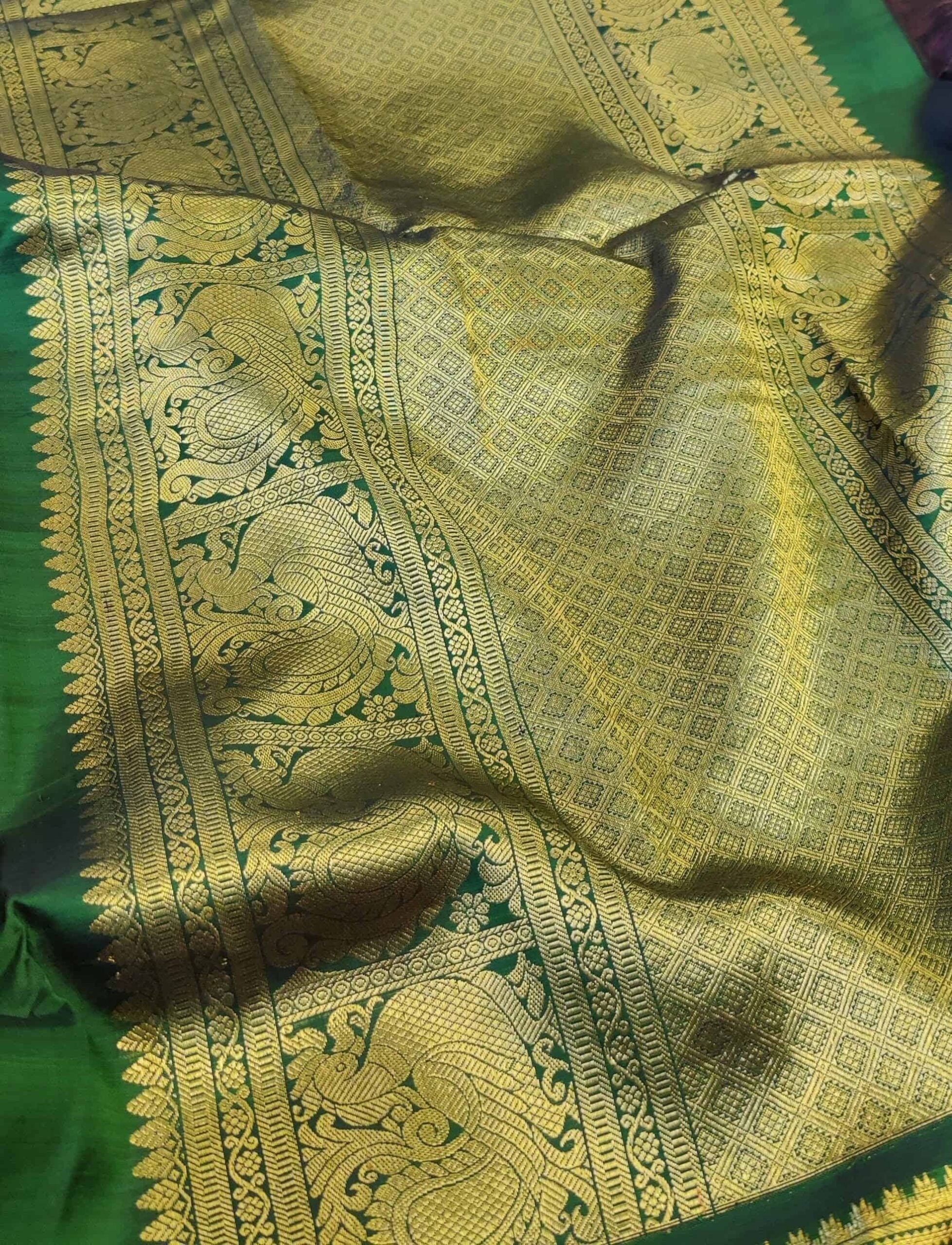 Dusty-pink-and-green-handwoven-Kanchipuram-silk-saree-with-block-print-3.jpg