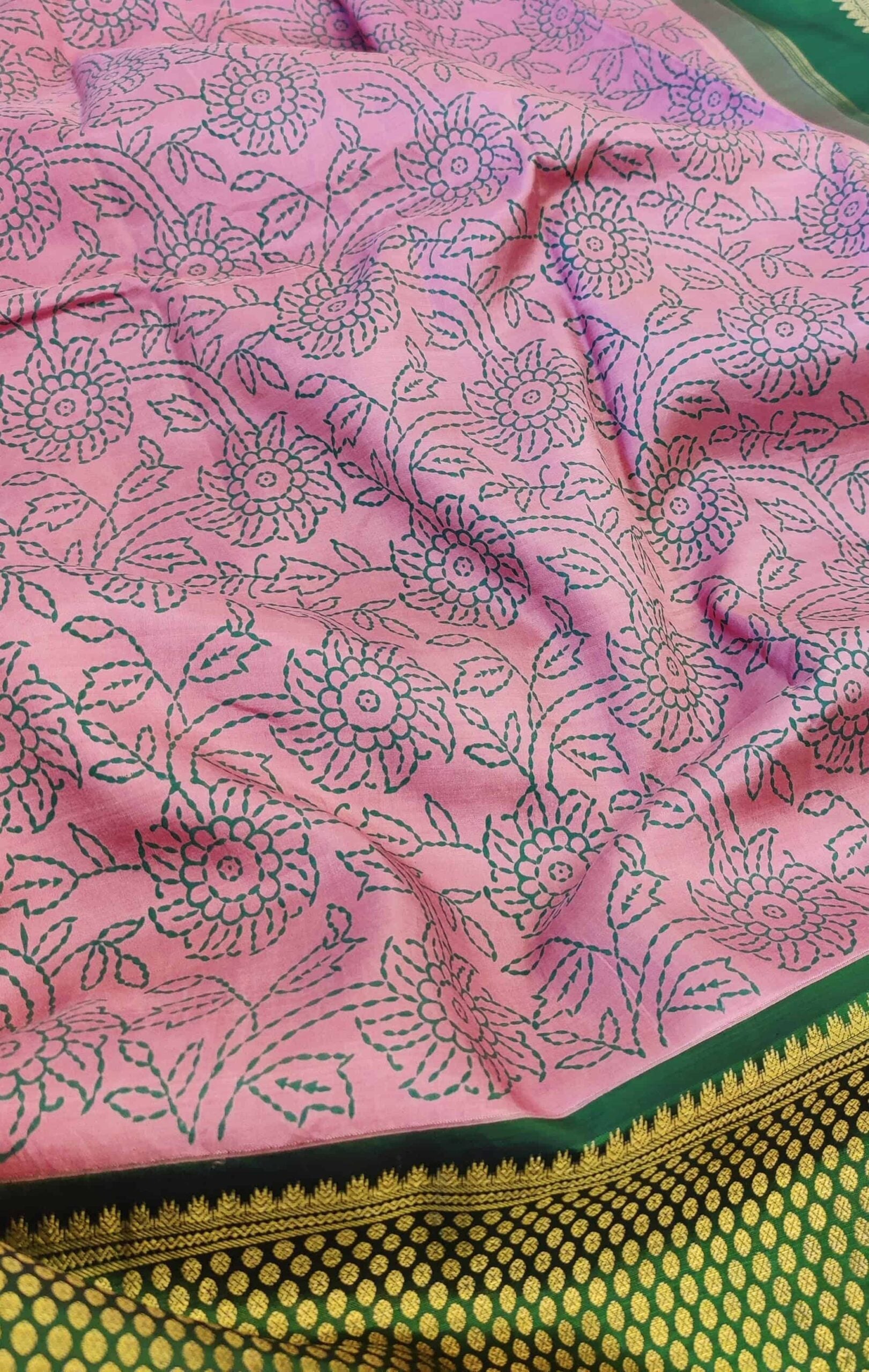 Dusty-pink-and-green-handwoven-Kanchipuram-silk-saree-with-block-print-4.jpg