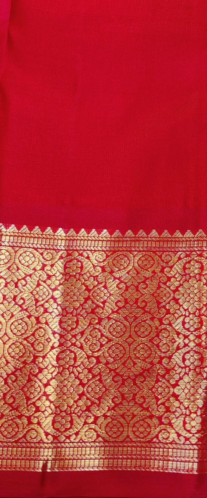 Haathee-Orange-and-red-saree-1.jpg