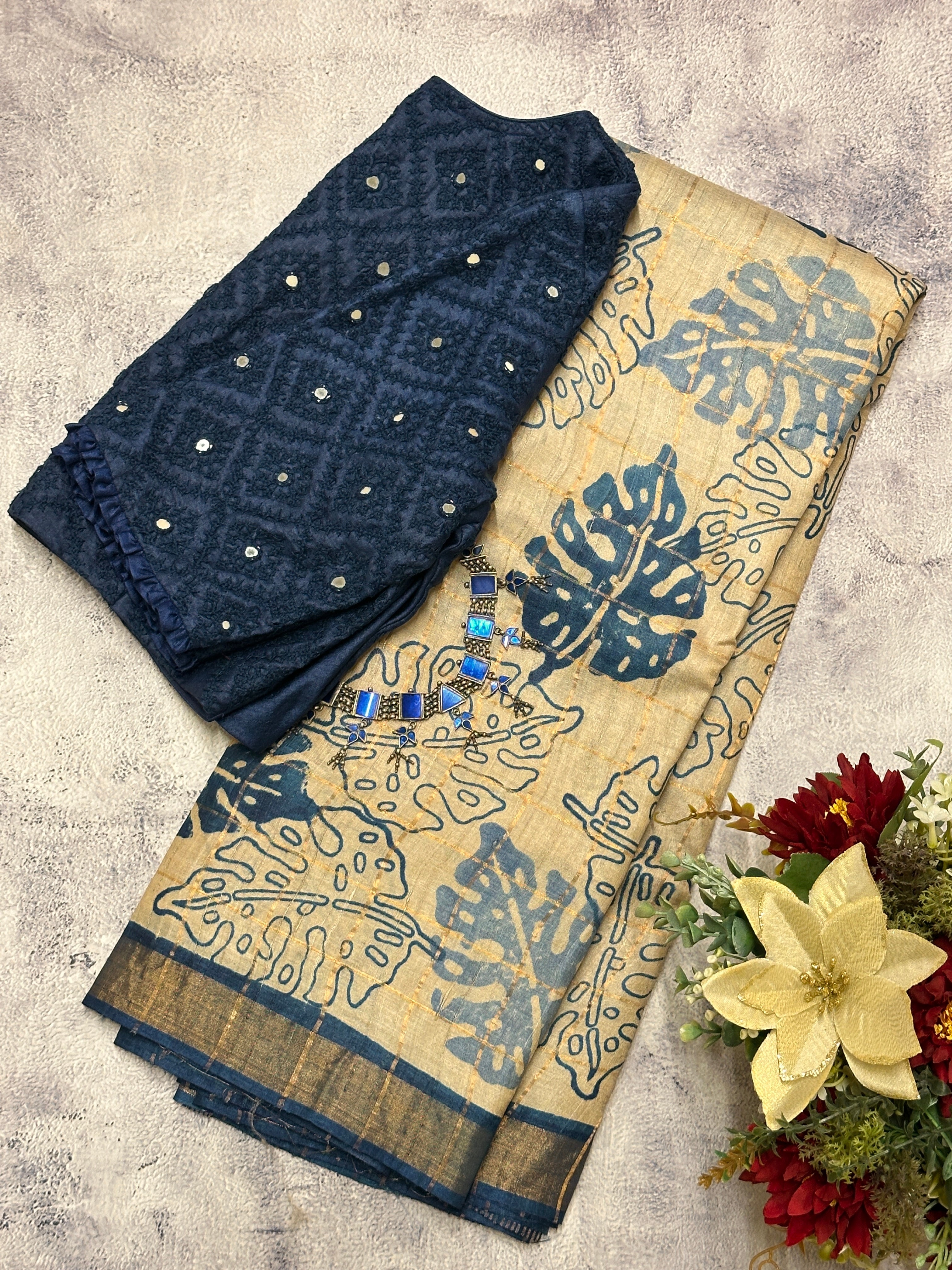 Maya monstera saree