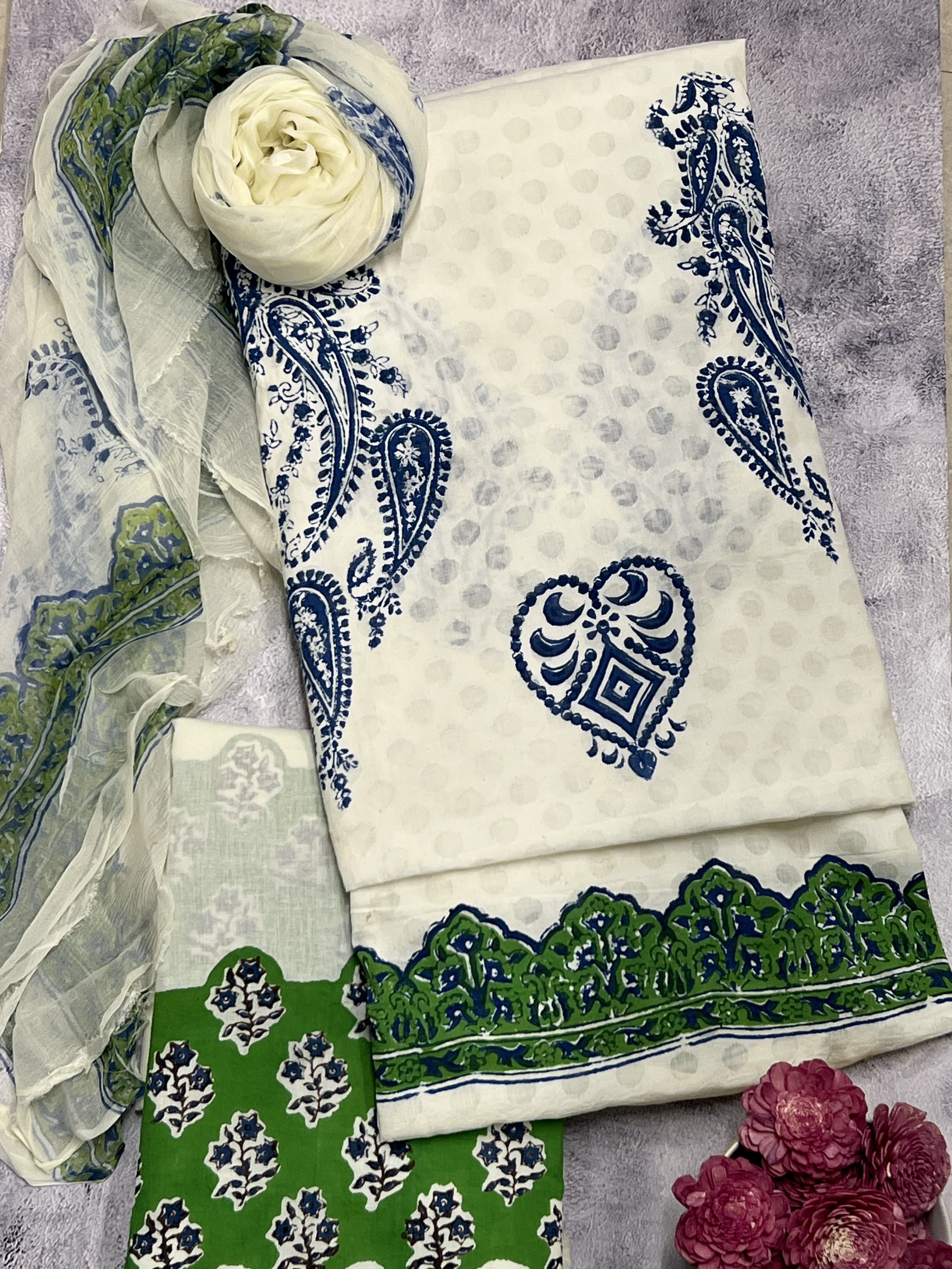 White cotton printed set