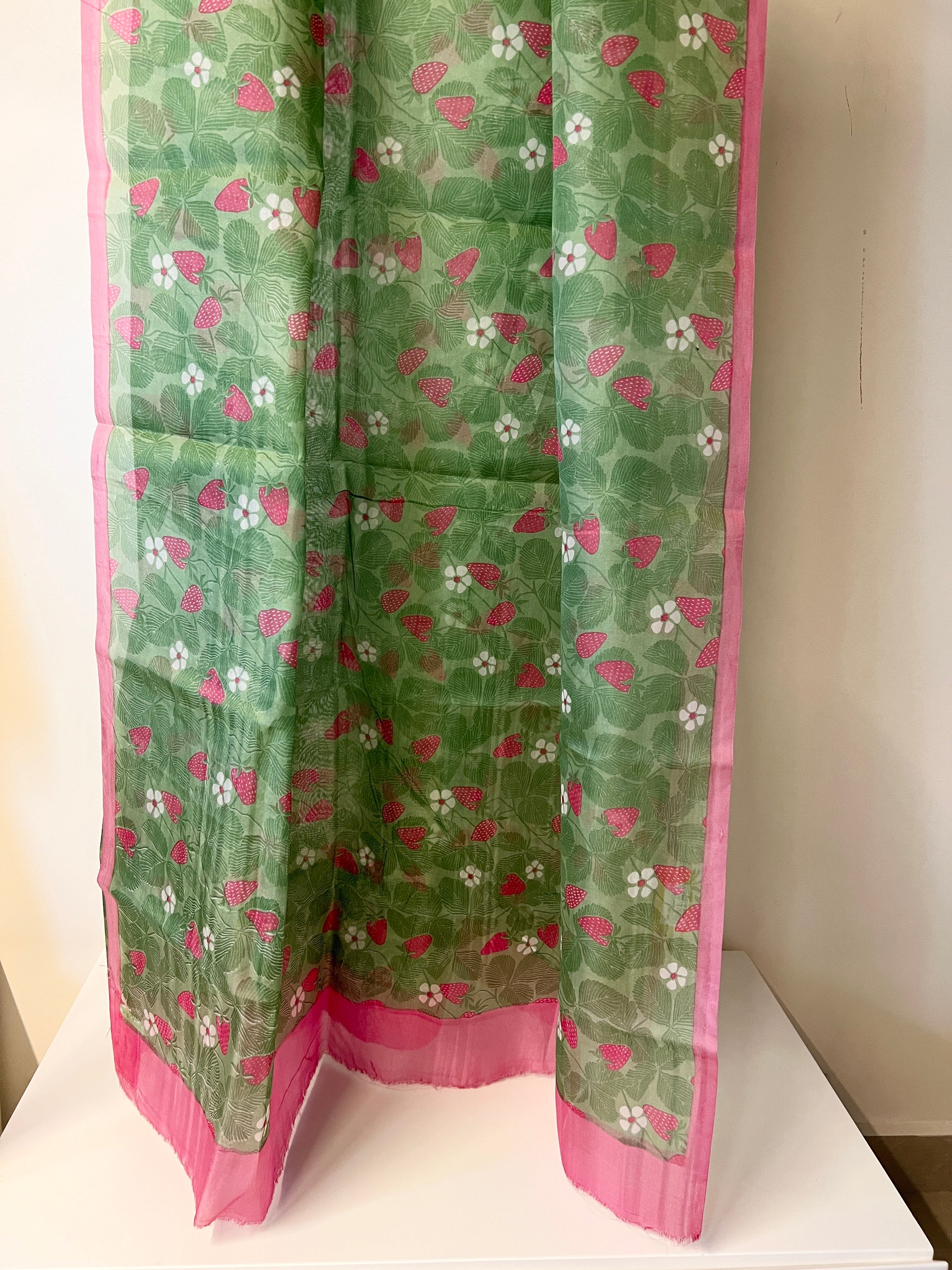 Berries organza dupatta