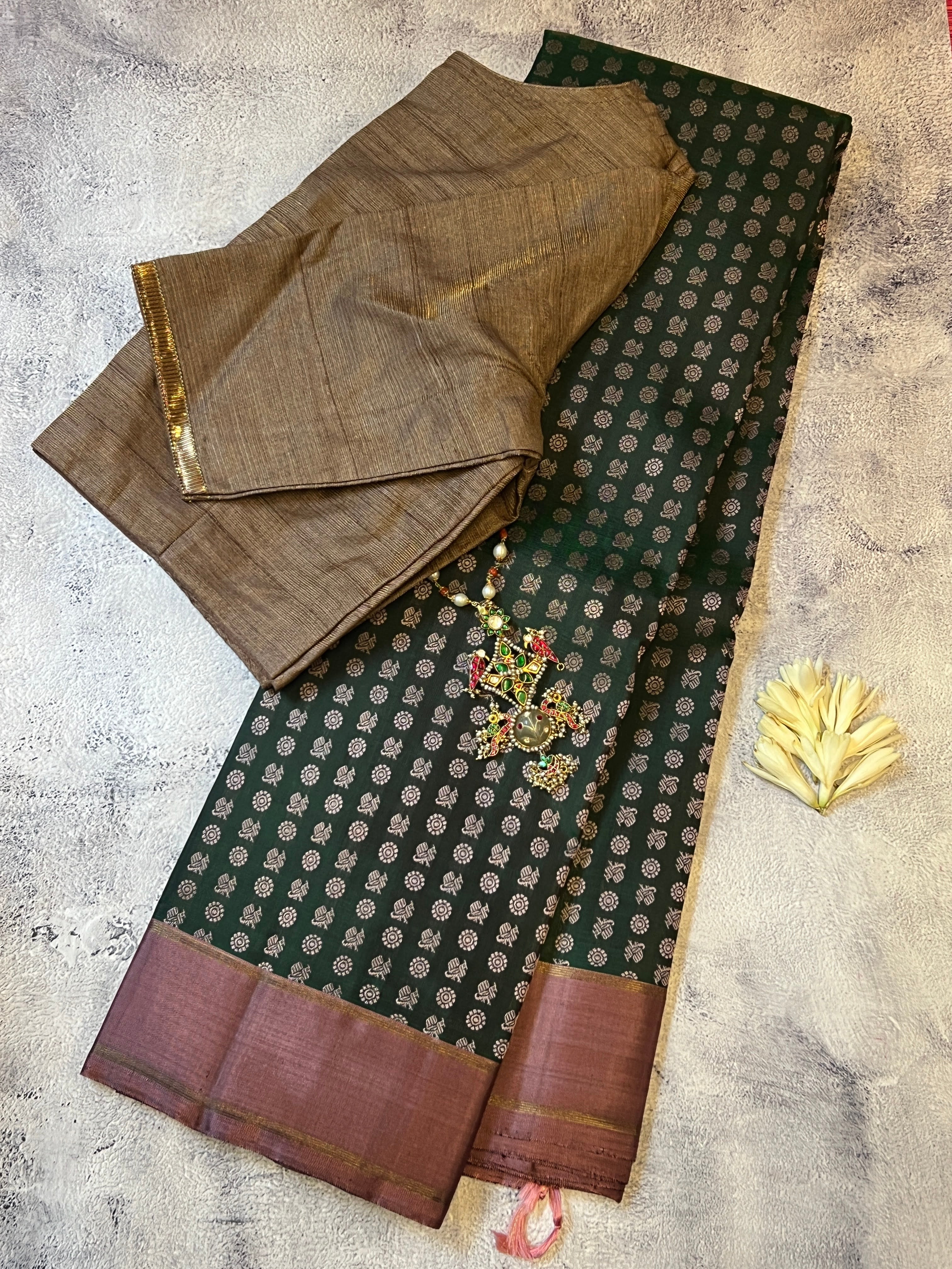 Tejasvi mayil chakram Kanchipuram silk saree