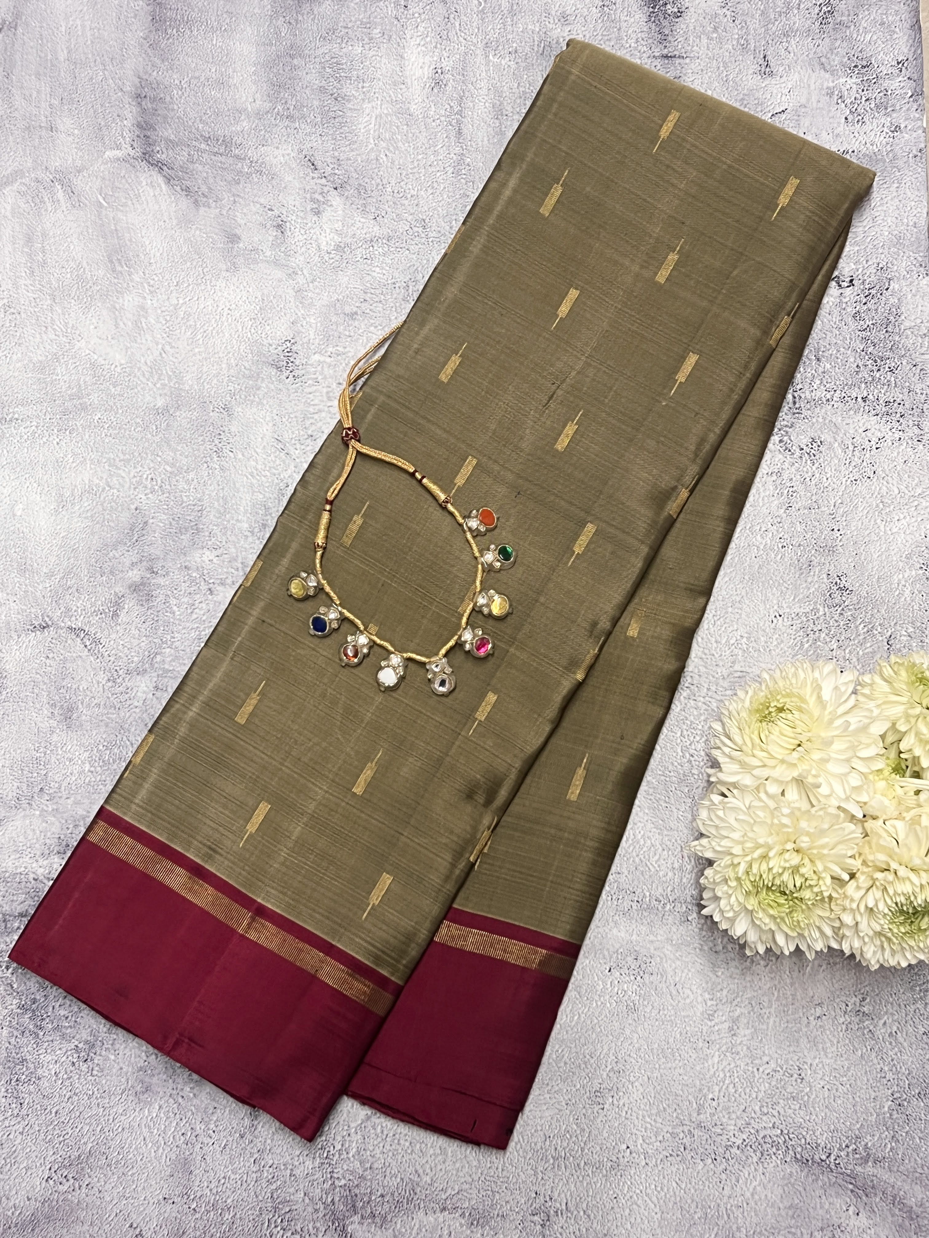 Vera raindrops kanchi silk saree with contrast border