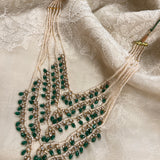 Silver necklace with pearl and emerald