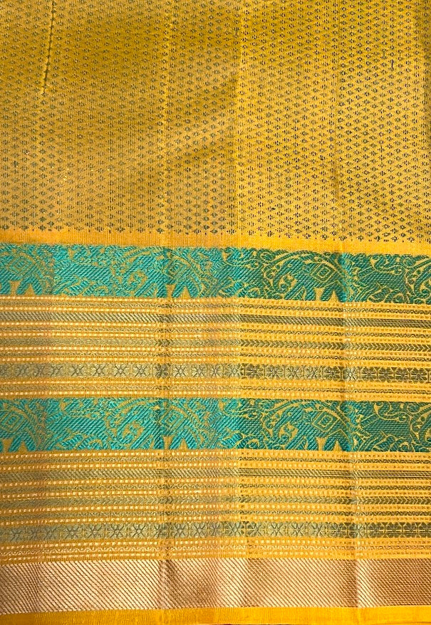 Kimaya peach silk saree 4