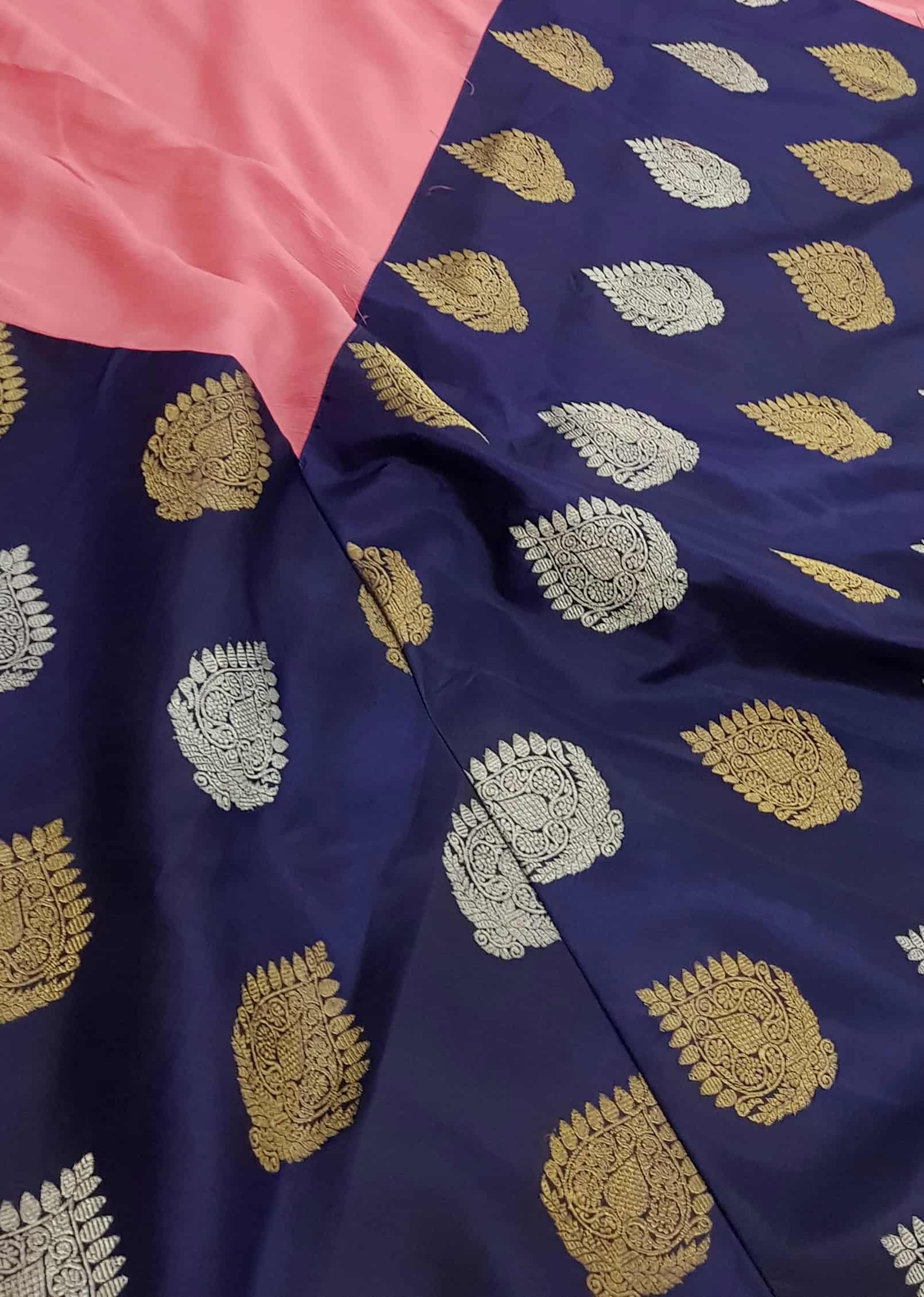 Light-pink-and-navy-blue-chiffon-saree-with-attached-Kanchi-silk-border-3.jpg