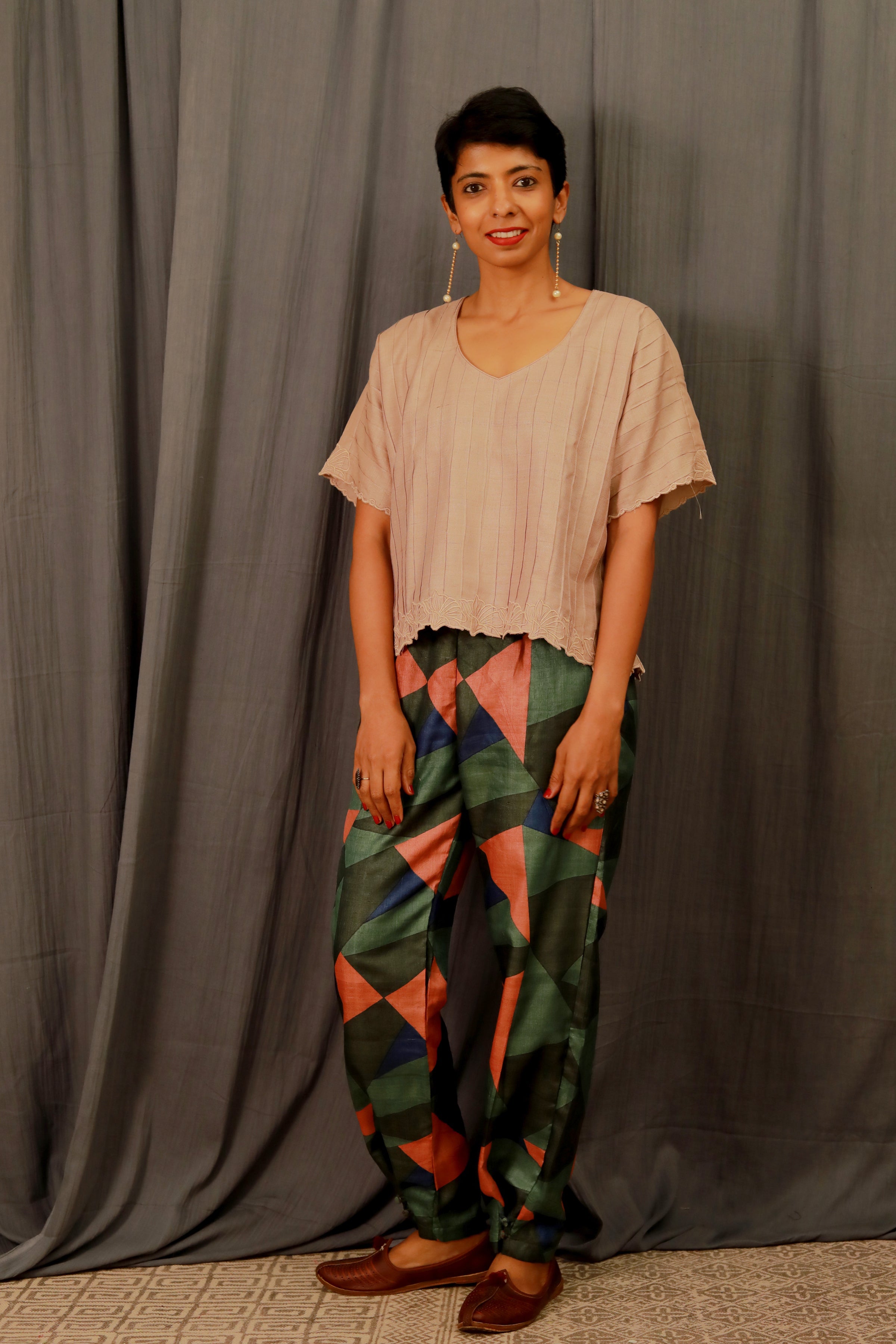 Silk pleated pants