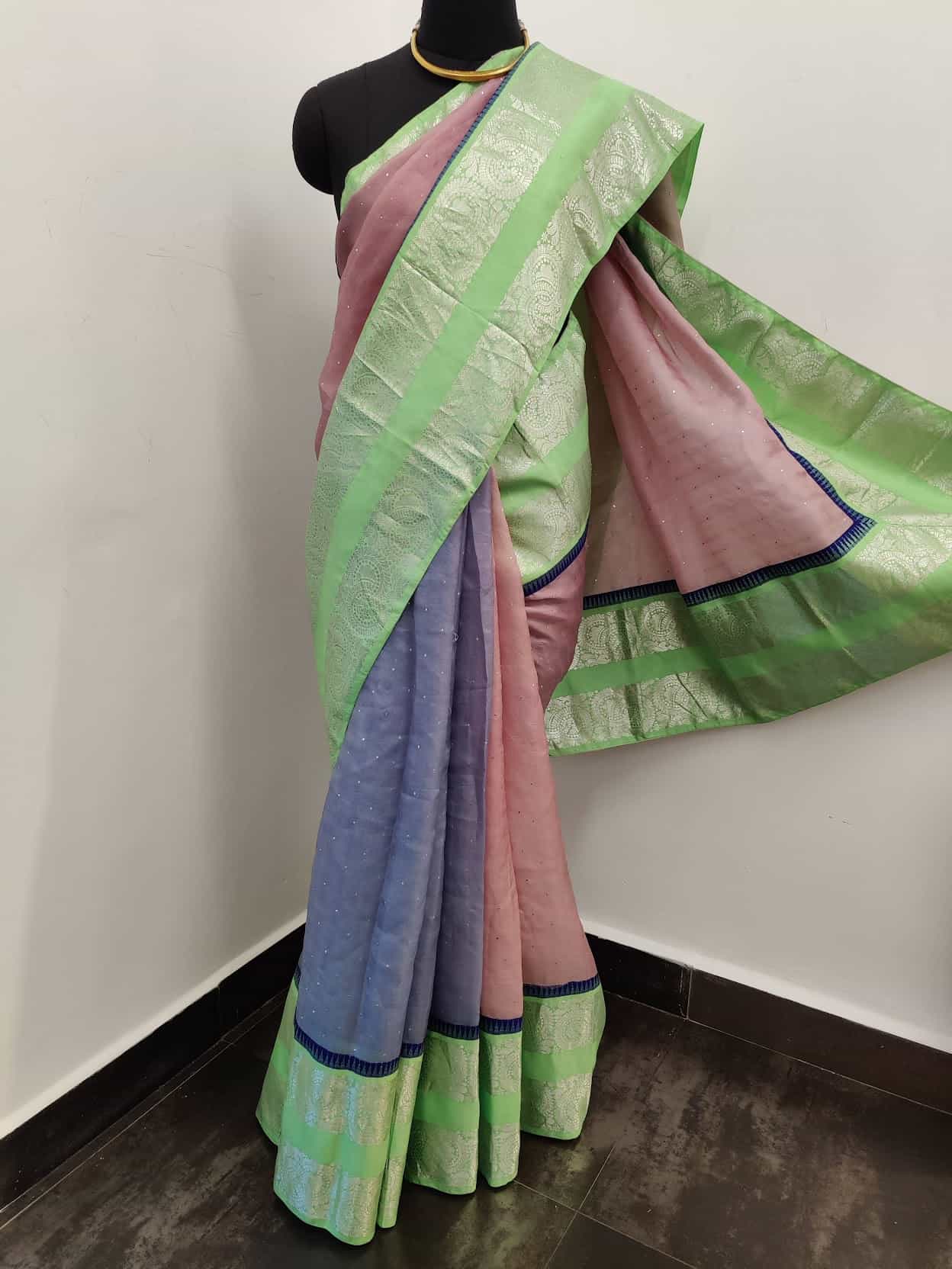 mauve organza saree with green border2